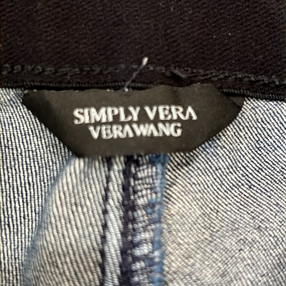 Bundle of Two Identical Simply Vera Vera Wang Cropped Stretch Jeans Size 4 - Picture 12 of 16